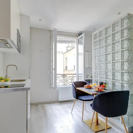 Bnbnook - - Eiffel Tower & Les Invalides *