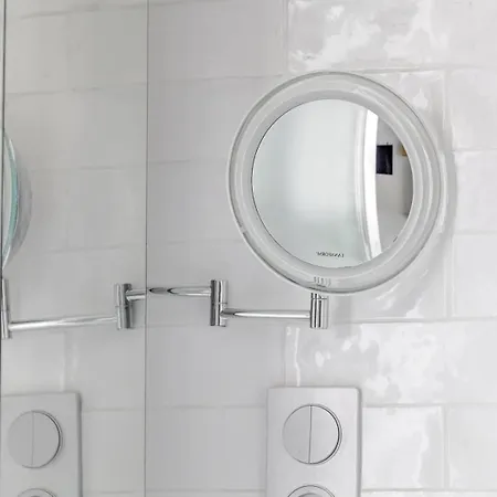 Bnbnook - - Eiffel Tower & Les Invalides *