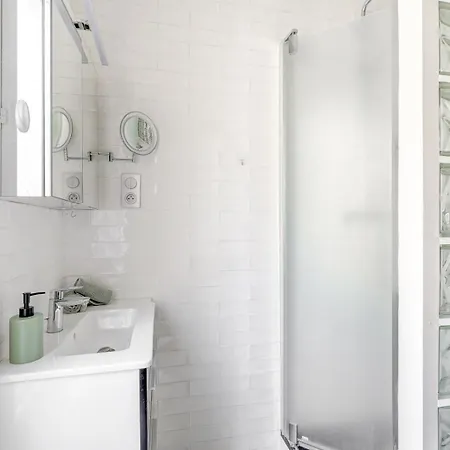 Bnbnook - - Eiffel Tower & Les Invalides